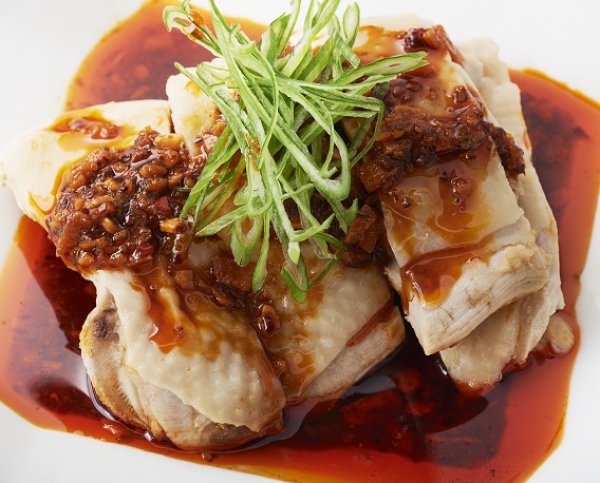 画像4: 山形県産米使用 生糀ラー油 130g入り　☆低温製法により糀の栄養と風味を損ないません！玉子かけご飯、うどん、サラダ、豆腐、納豆にもよく合います！ (4)