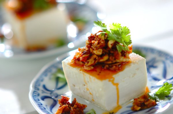 画像5: 山形県産米使用 生糀ラー油 130g入り　☆低温製法により糀の栄養と風味を損ないません！玉子かけご飯、うどん、サラダ、豆腐、納豆にもよく合います！ (5)